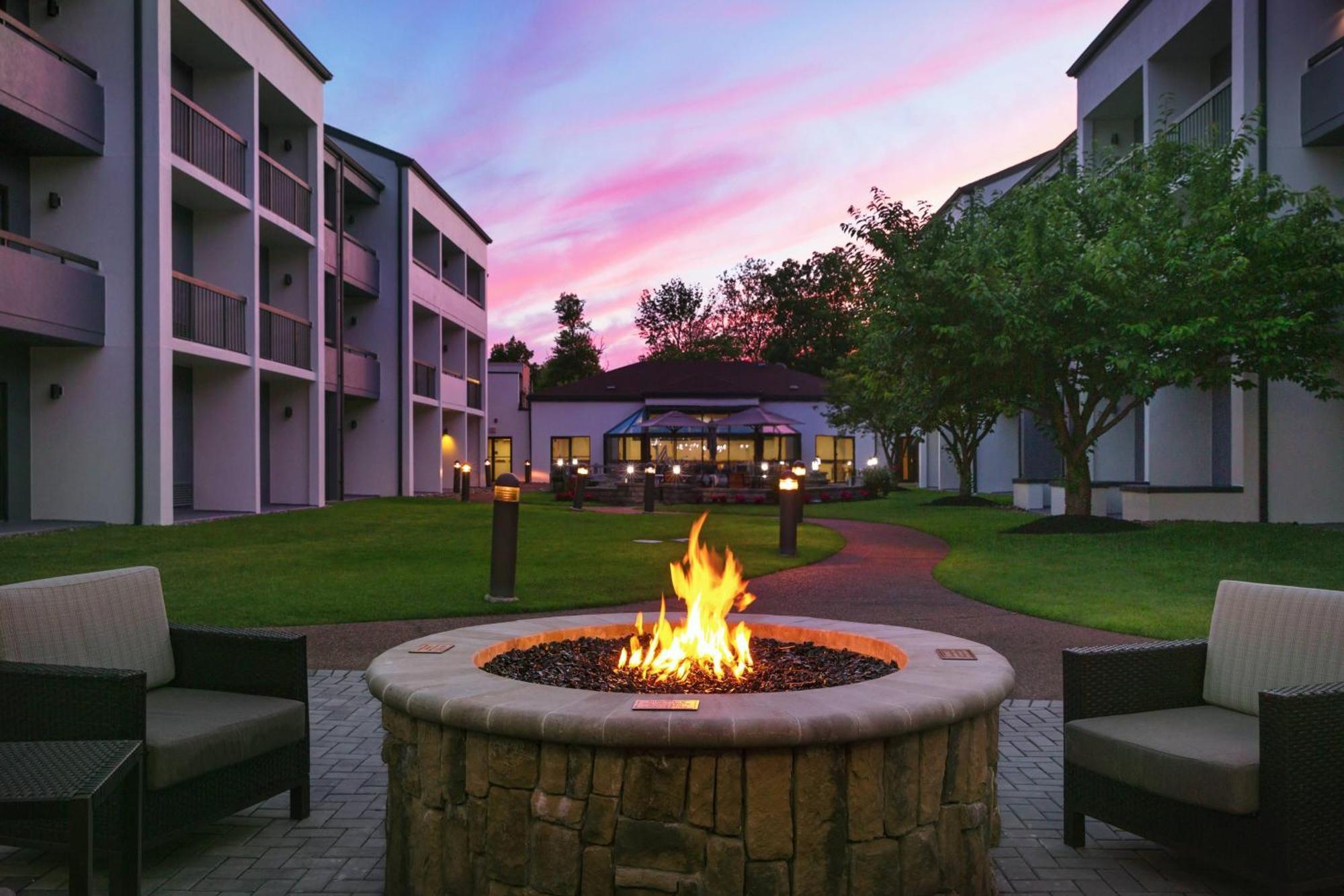 Courtyard Philadelphia Willow Grove Eksteriør billede
